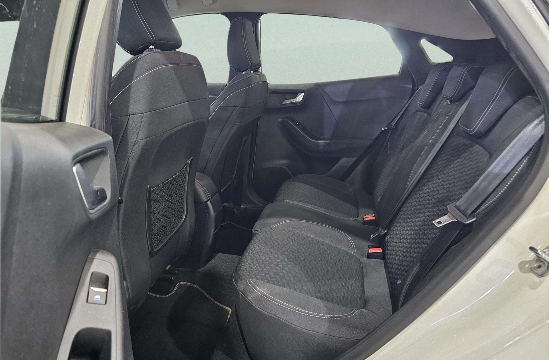 Ford Puma 1.0 EcoBoost Titanium - foto 11