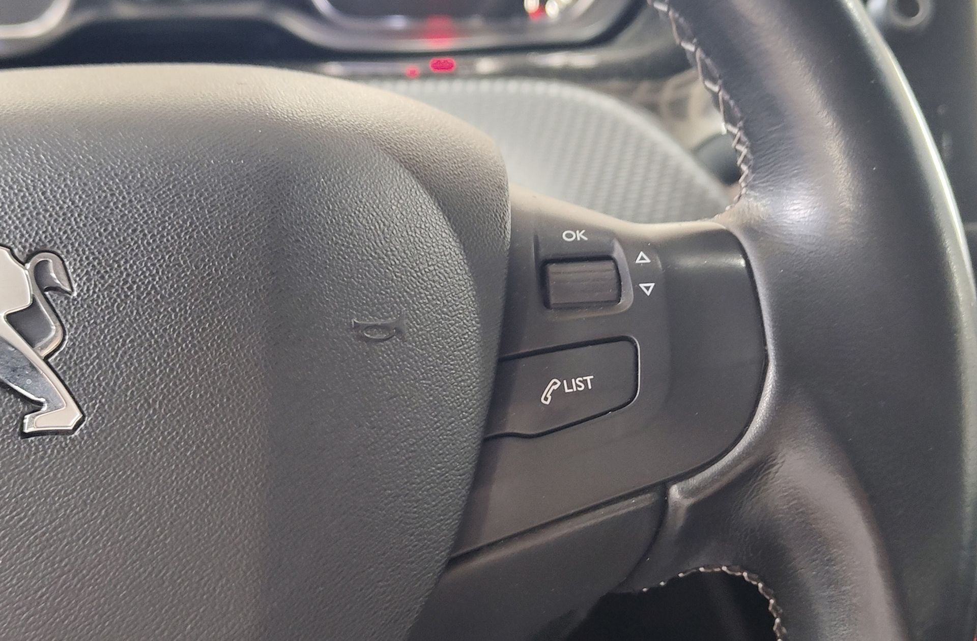 Peugeot 2008 PureTech 130 Allure - foto 34