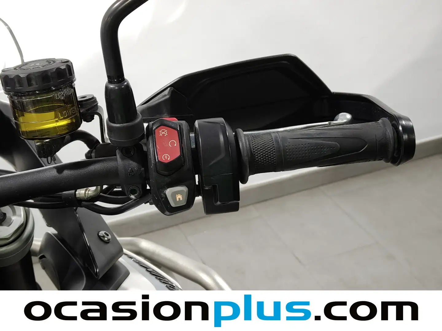 Foto Triumph Tiger 900 GT PRO Triumph Tiger 900 GT PRO (95 CV)