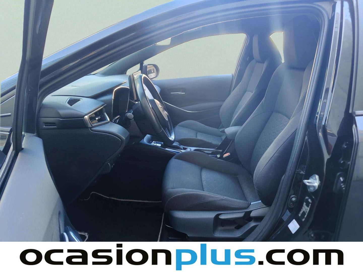 Foto asientos delanteros Toyota Corolla Toyota Corolla 1.8 125 Híbrido Active Tech E-CVT (122 CV)