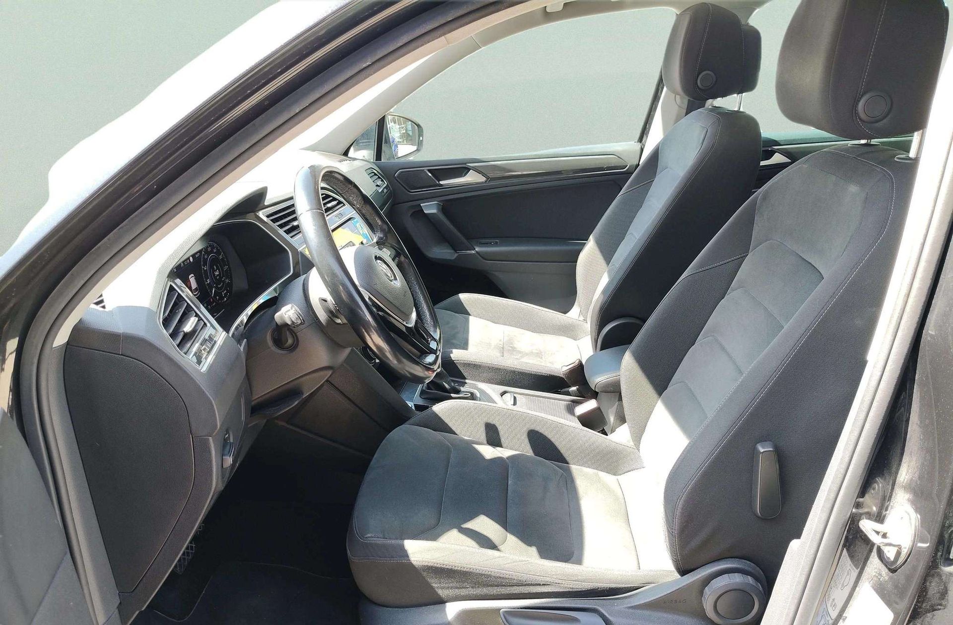 Volkswagen Tiguan Sport 2.0 TDI DSG Pack R-Line - foto 12