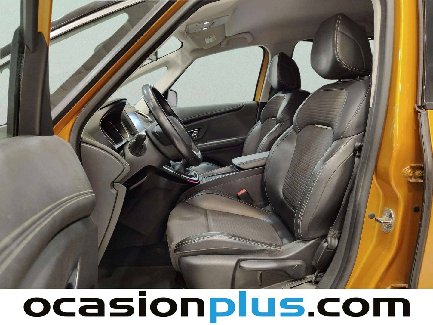 Foto asientos delanteros Renault Scénic Renault Scenic Zen Energy TCe (130 CV)