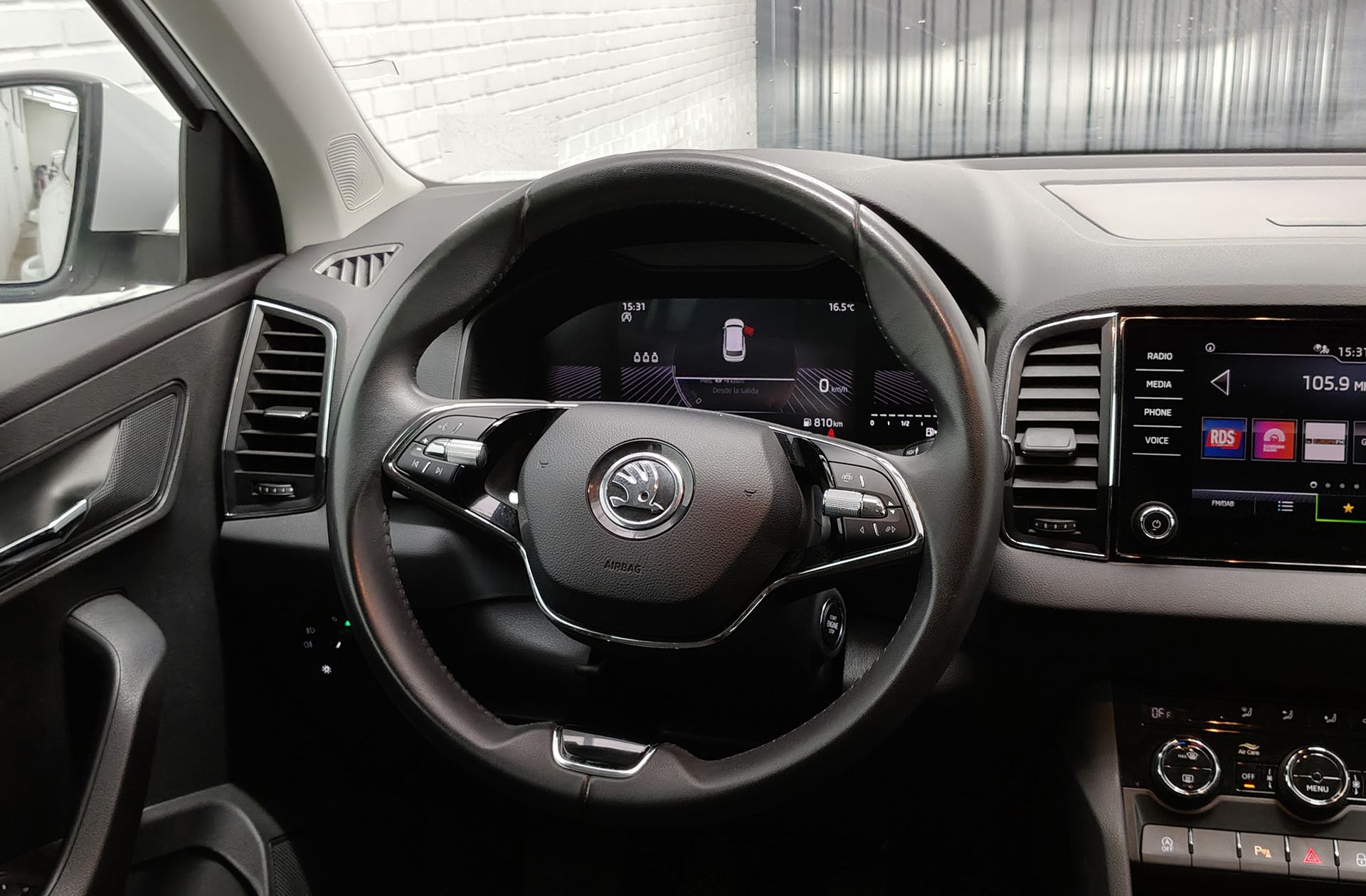 Škoda Karoq 2.0 TDI Selection 85 - foto 25