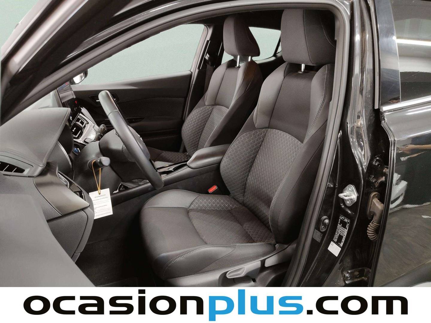 Foto asientos delanteros Toyota C-HR Toyota C-HR 180H Advance (184 CV)