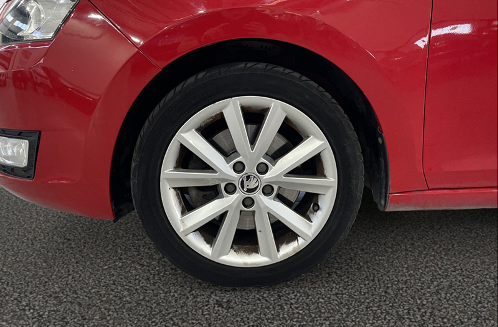 Škoda Rapid Spaceback 1.6 TDI CR Ambition - foto 29
