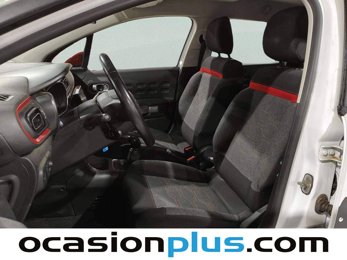 Foto asientos delanteros Citroën C3 Citroën C3 PureTech 82 Feel (83 CV)