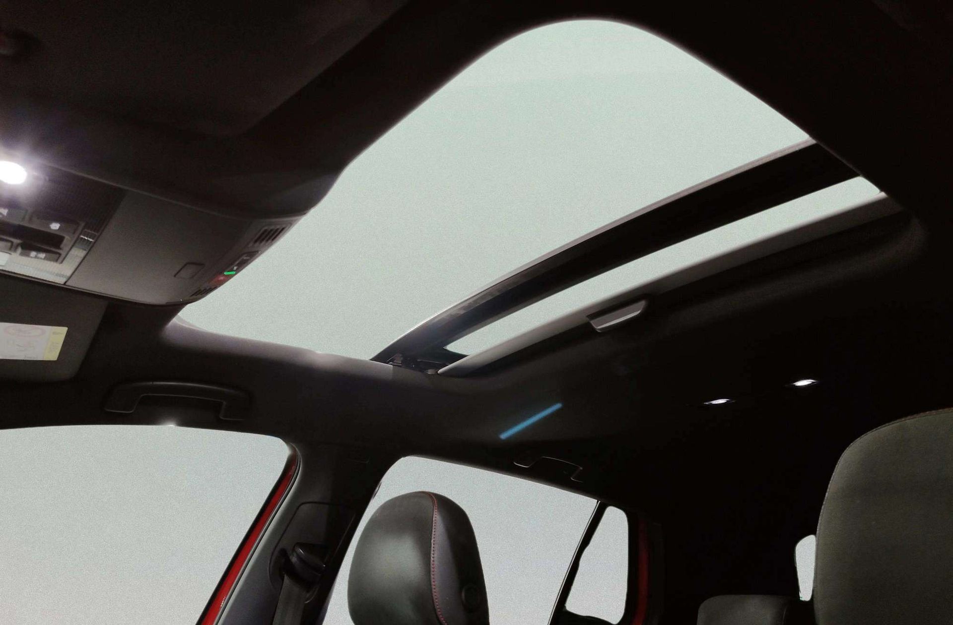 Volkswagen Golf GTI Performance 2.0 TSI DSG - foto 7