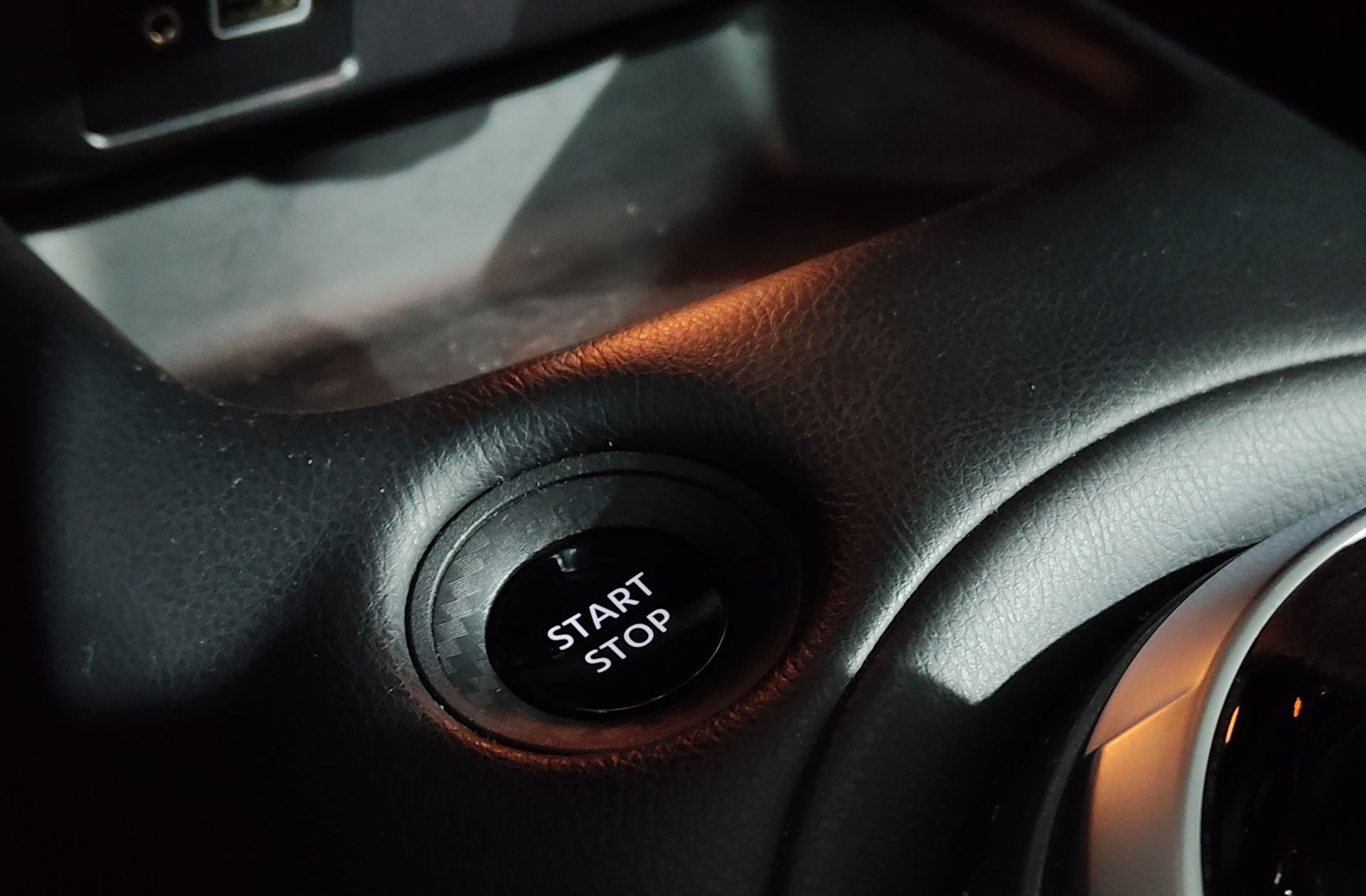 Nissan Juke 1.6 Hybrid N-Connecta - foto 28