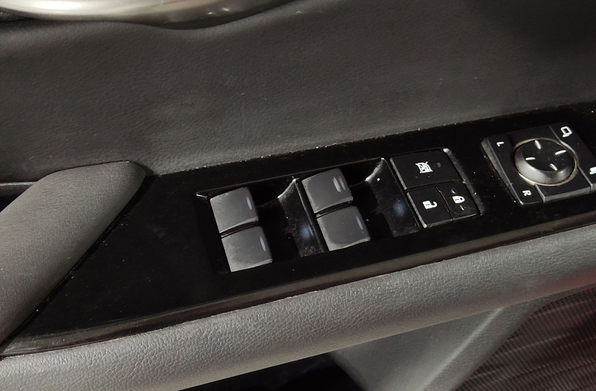 Lexus UX 250h Premium - foto 32