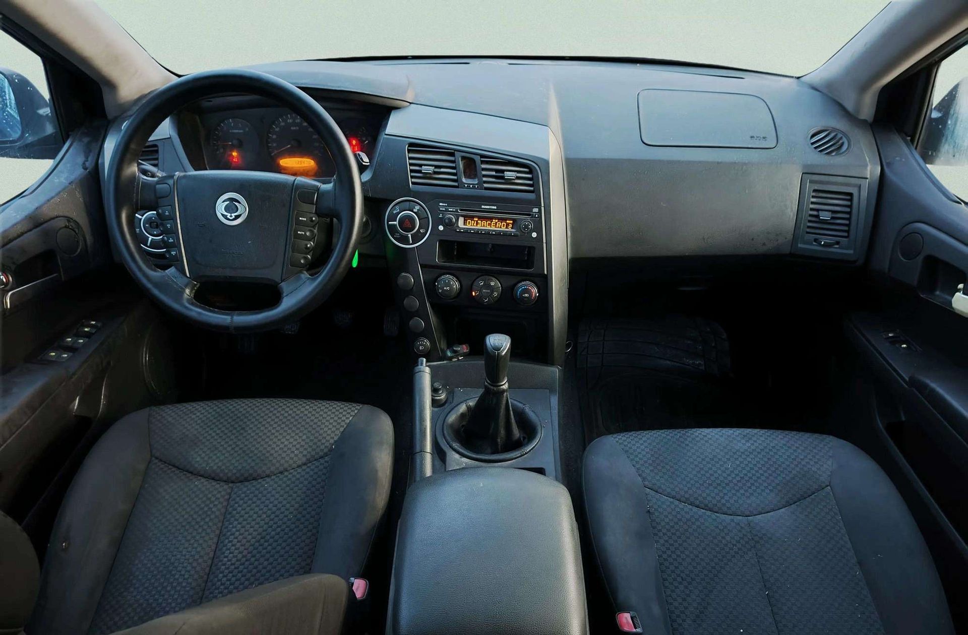 SsangYong Kyron 200 XDI - foto 6