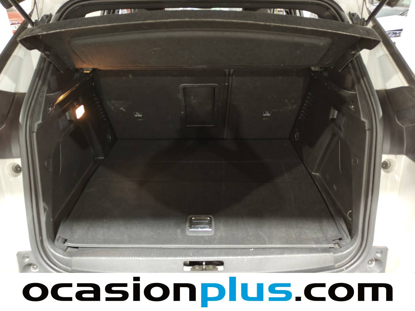 Foto Peugeot 3008 Hybrid Peugeot 3008 Hybrid 300 Allure Pack e-EAT8  (300 CV)