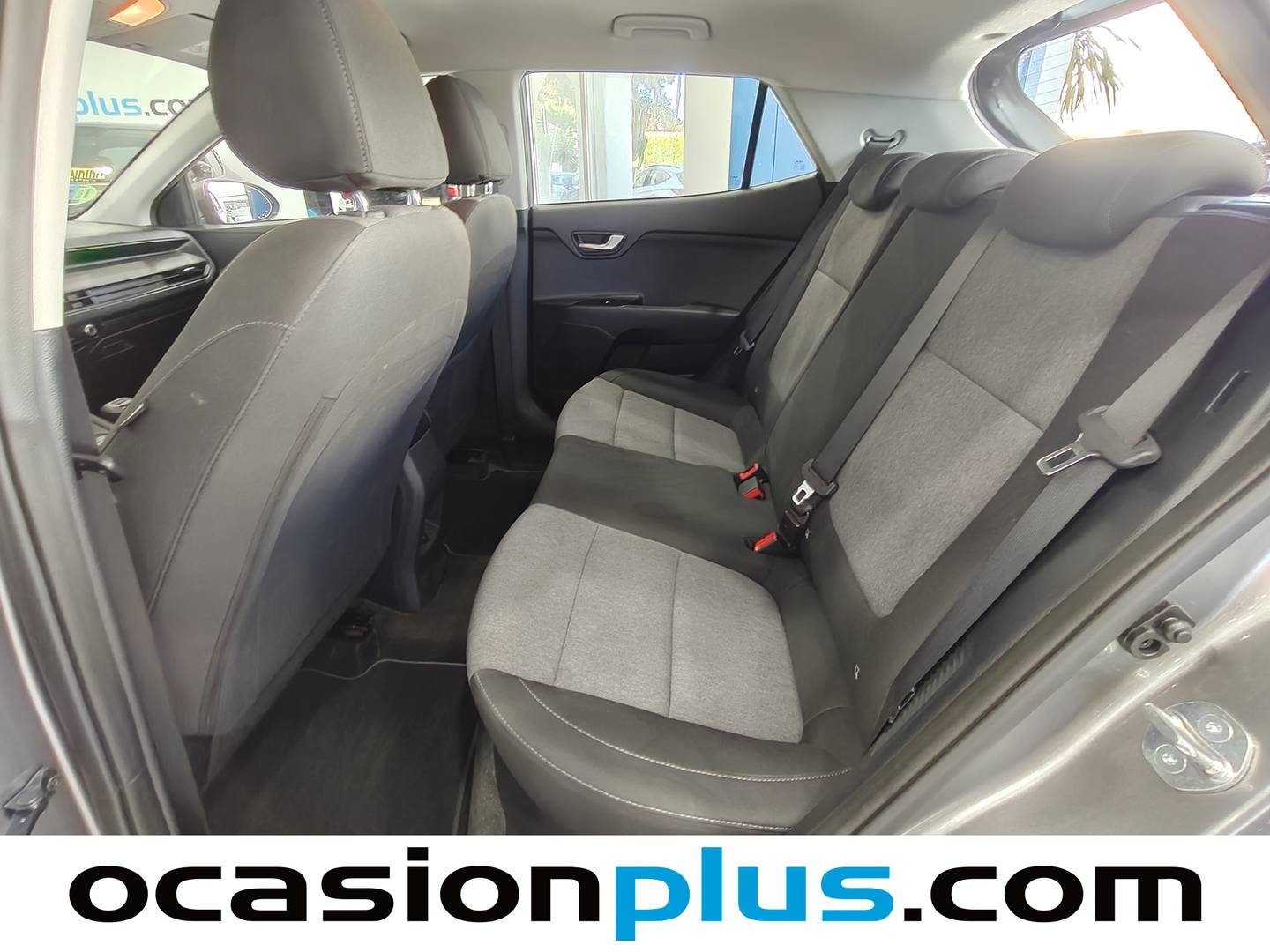 Foto asientos traseros KIA Stonic KIA Stonic 1.0 T-GDi MHEV Concept (115 CV)