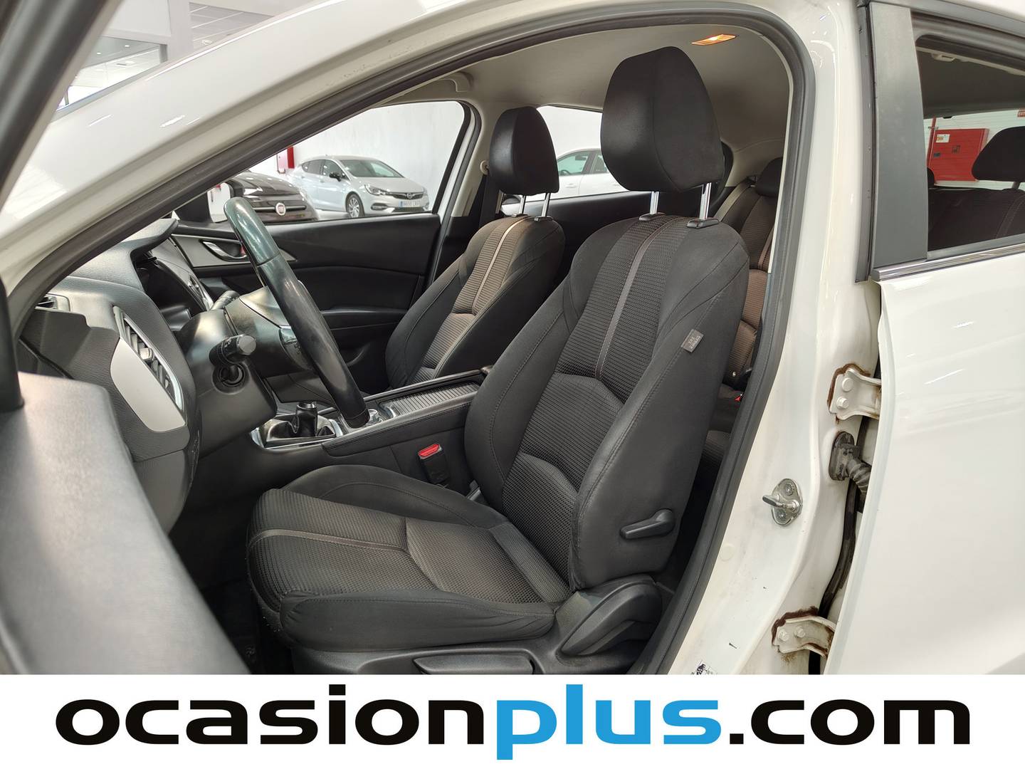 Foto asientos delanteros Mazda Mazda3 Mazda Mazda 3 1.5 DE Black Tech Edition MT (105 CV)