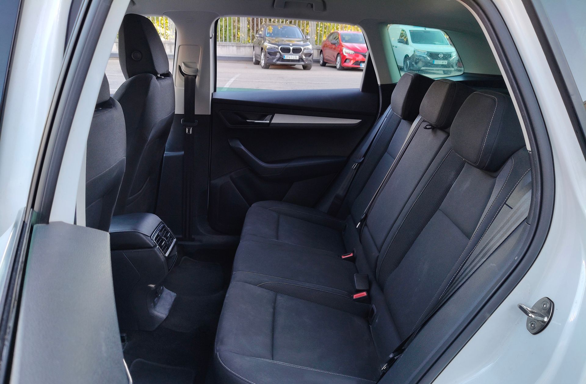 Škoda Karoq 2.0 TDI Selection - foto 11