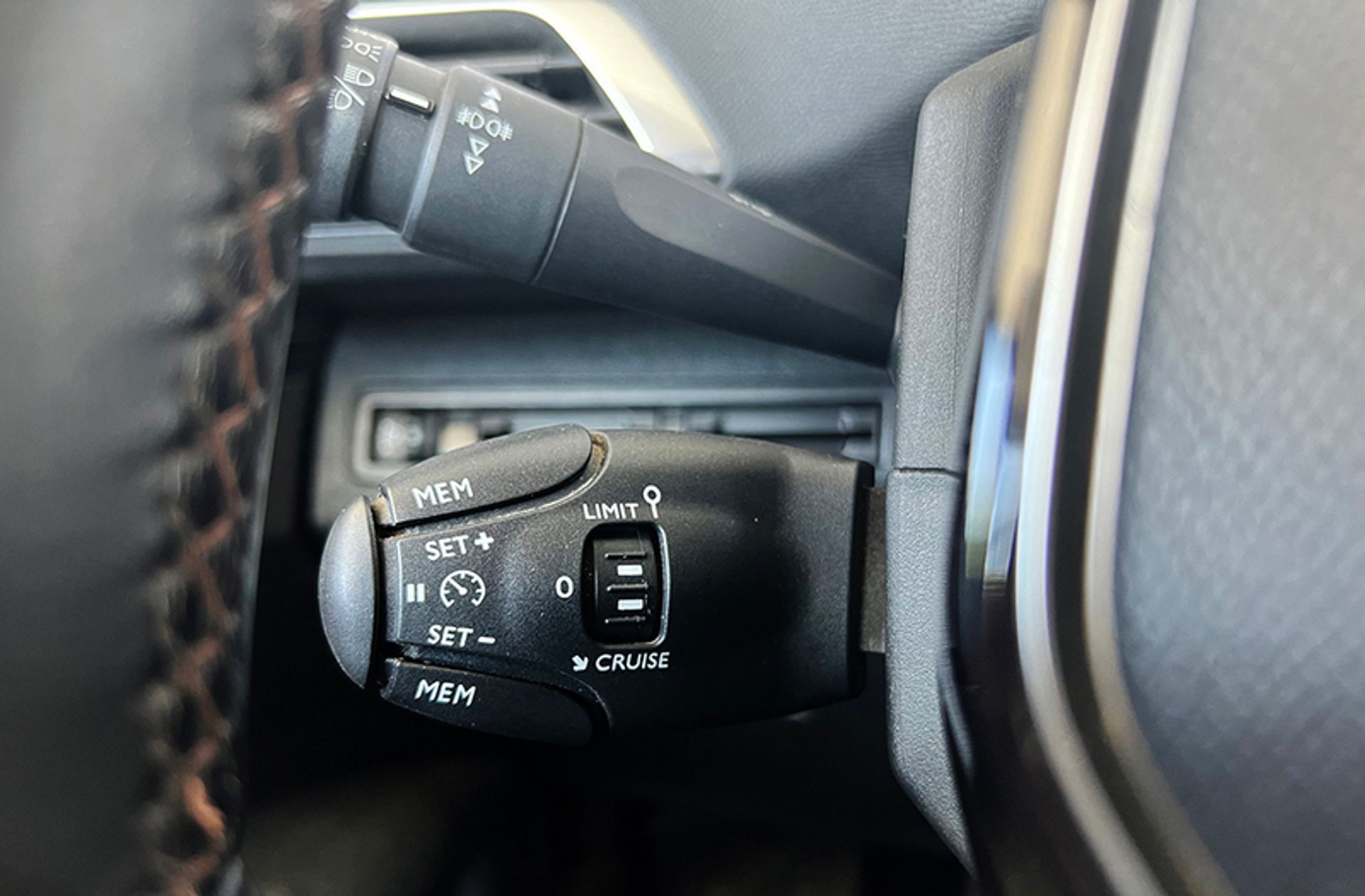 Peugeot 3008 2.0 HDi Active FAP - foto 24
