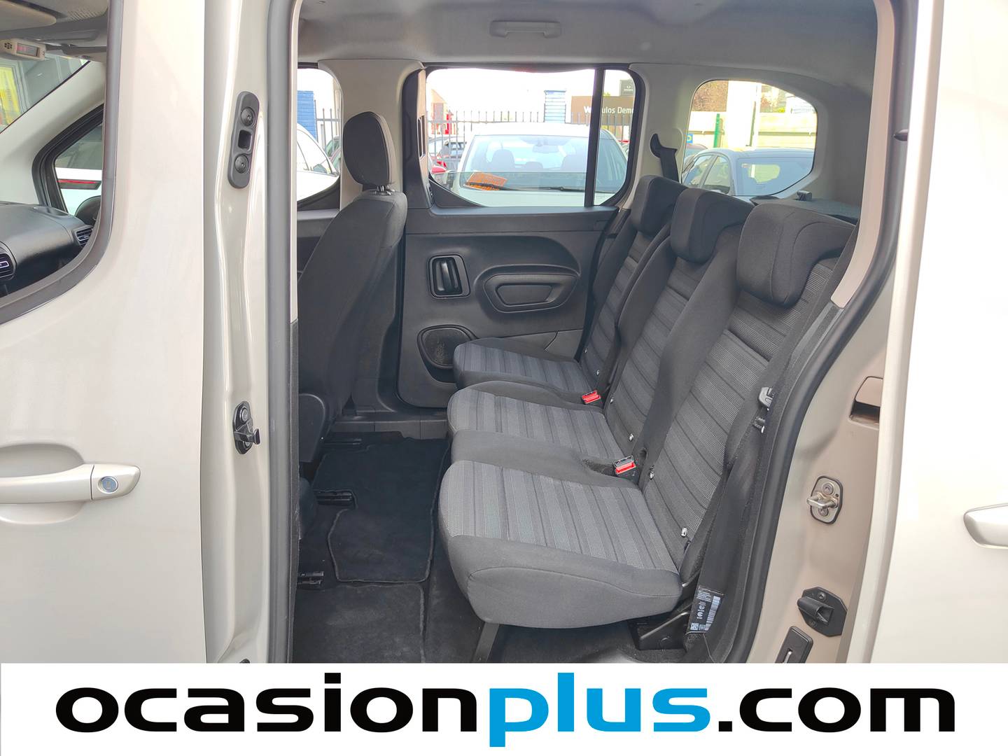 Foto asientos traseros Opel Combo Life Opel Combo Life 1.5 TD S&S Selective L (100 CV)