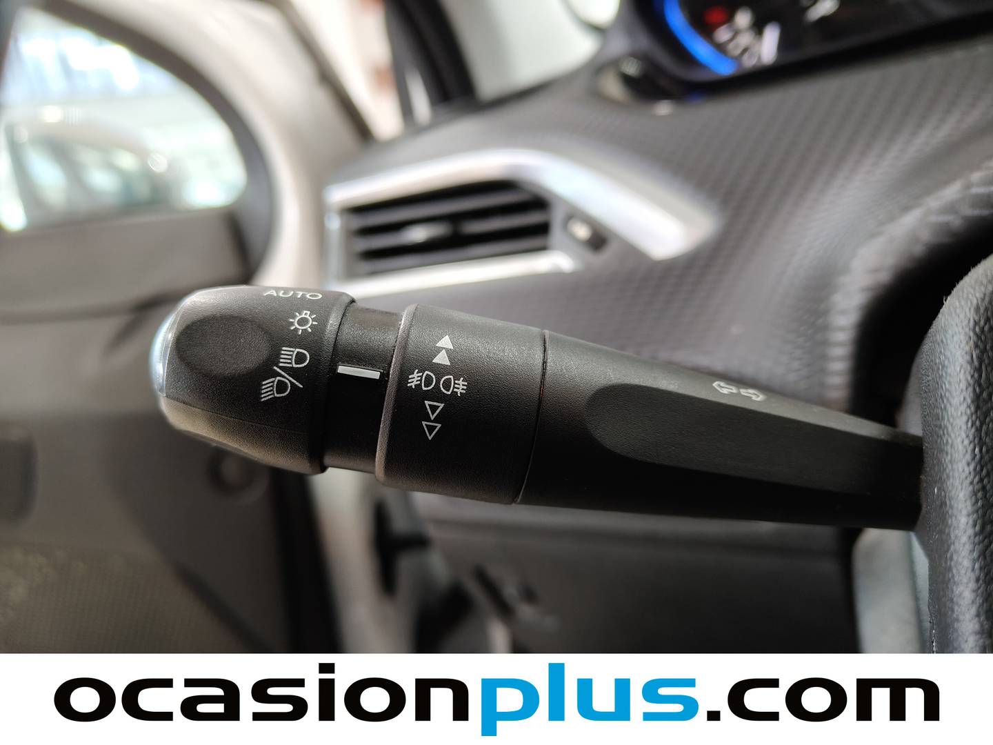 Foto Peugeot 2008 Peugeot 2008 BlueHDi 100 Allure (100 CV)