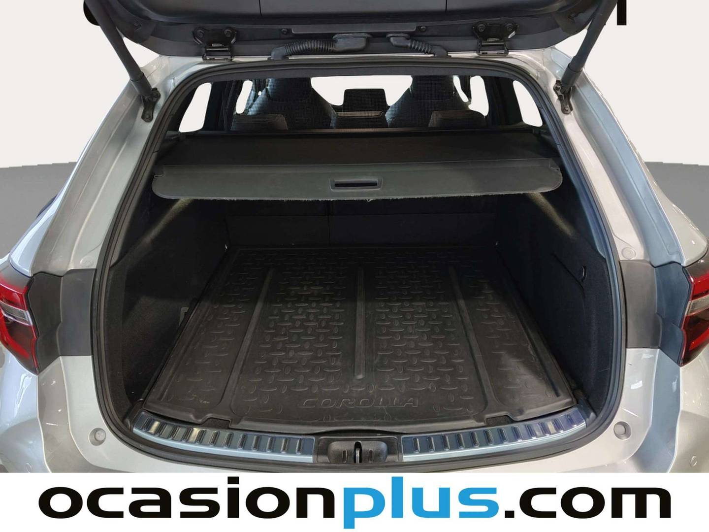 Fotos maletero Toyota Corolla Toyota Corolla 200H Touring Sport Style Edition (196 CV)