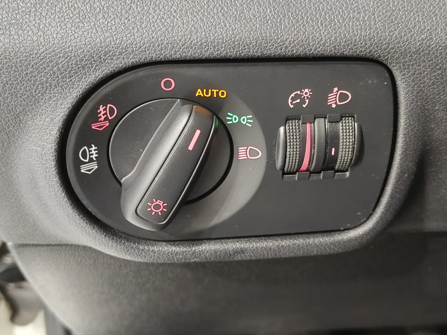 Foto Audi A1 Audi A1 Attraction 1.6 TDI (105 CV)