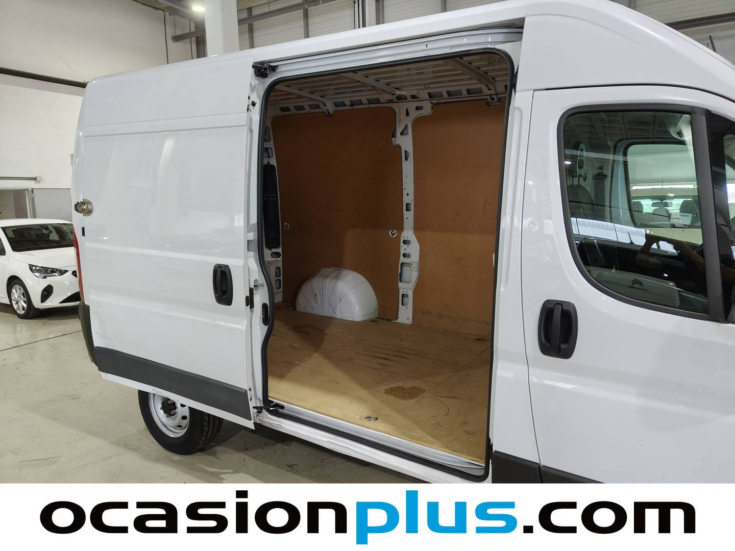 Fotos maletero Fiat Ducato Fiat Ducato Furgon 35 CNG L2H2 Nat.Pow (136 CV)