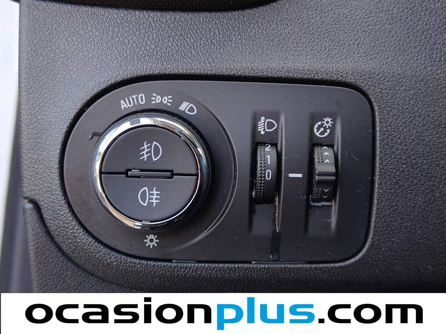 Extras y acabados del Opel Crossland X Opel Crossland X 1.2 S&S Design Line 120 Aniversario (110 CV)