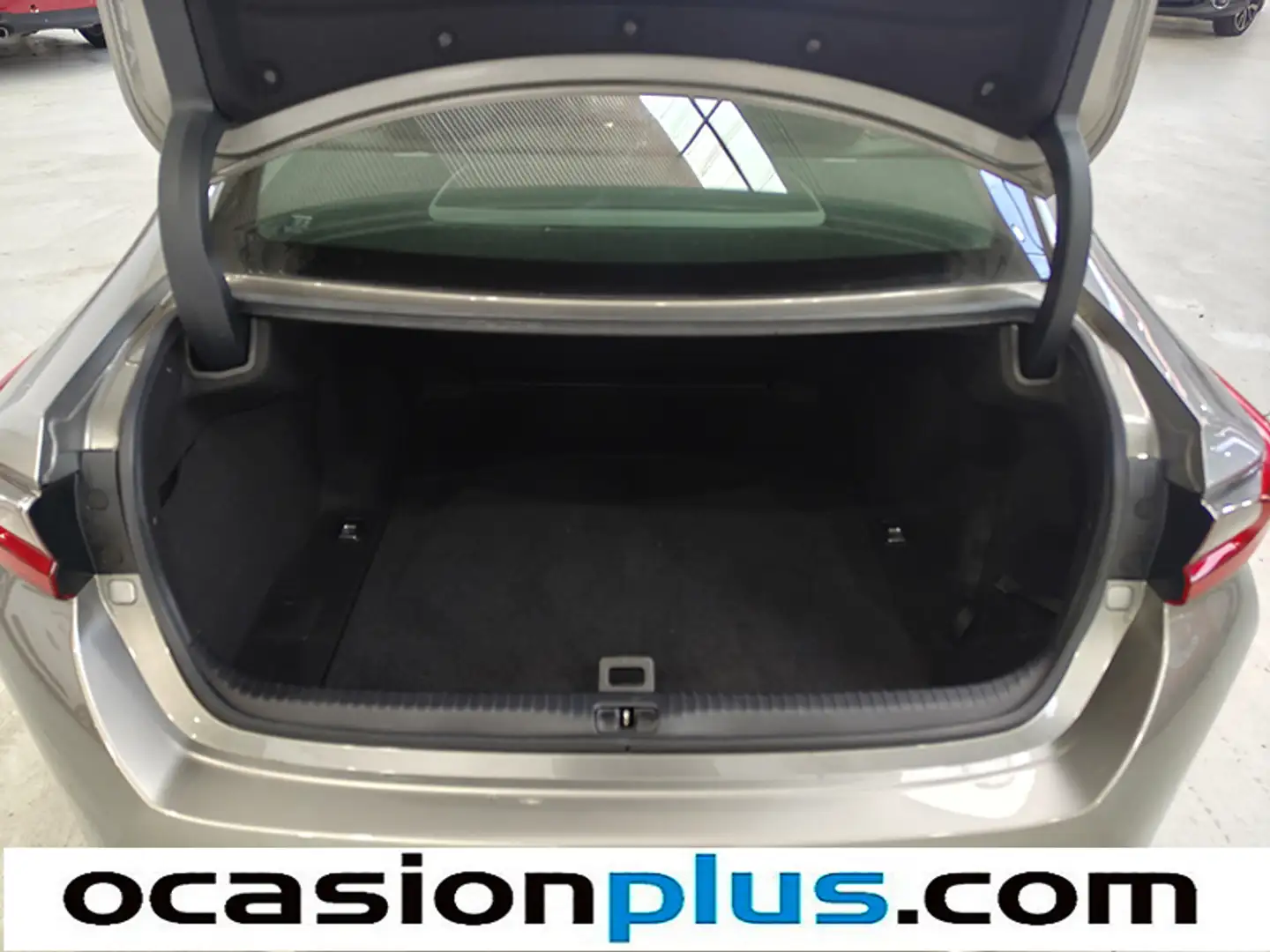 Foto Lexus RC Lexus RC 300h Executive (223 CV)