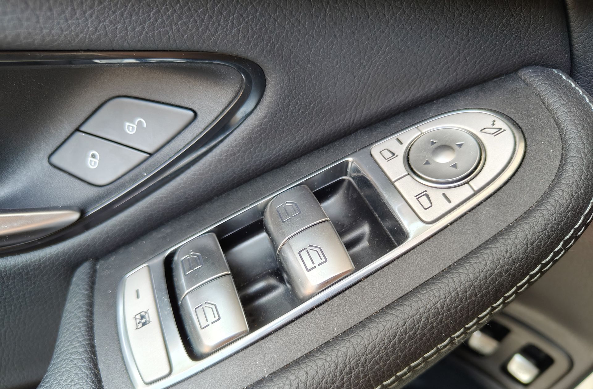Mercedes-Benz GLC 300 e 4Matic Pack AMG - foto 41