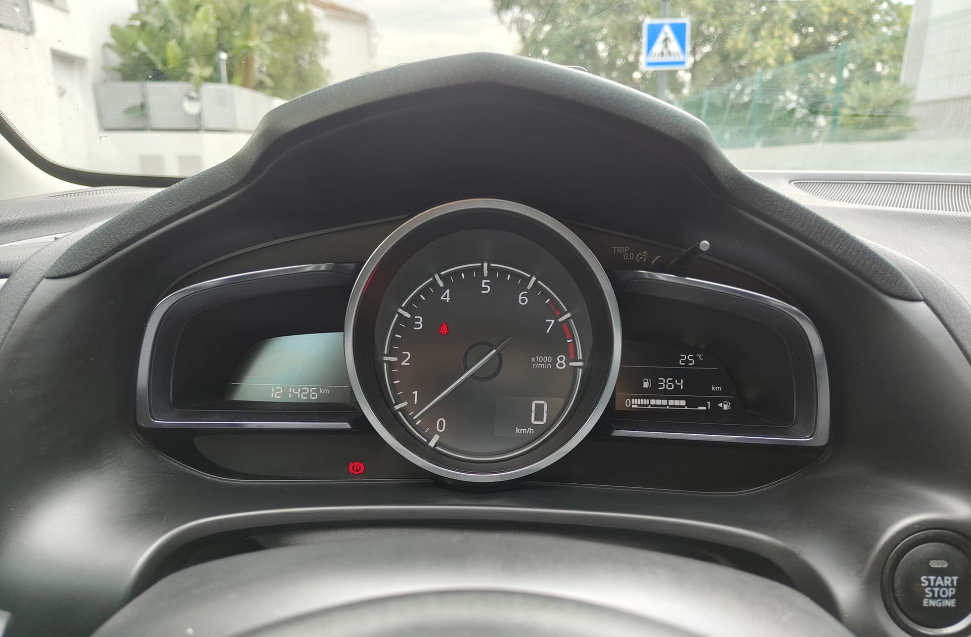 Mazda3 2.0 GE Black Tech Edition - foto 24