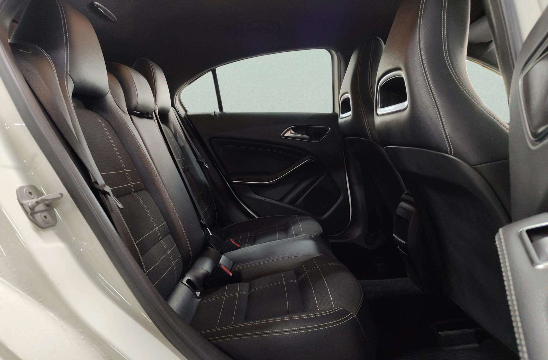 Mercedes-Benz Clase A 180 CDI Urban - foto 16