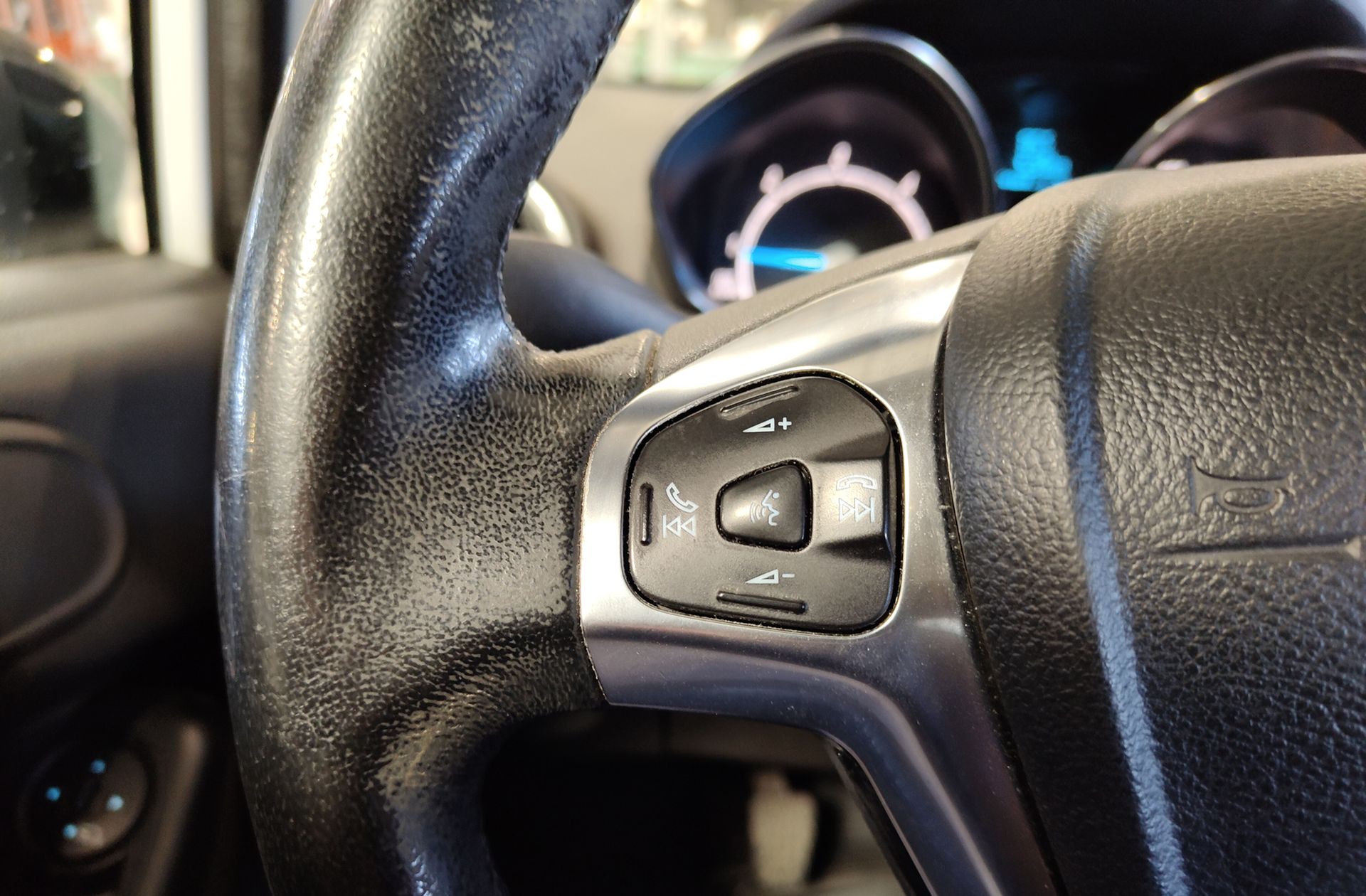 Ford Fiesta 1.5 TDCi Trend - foto 24