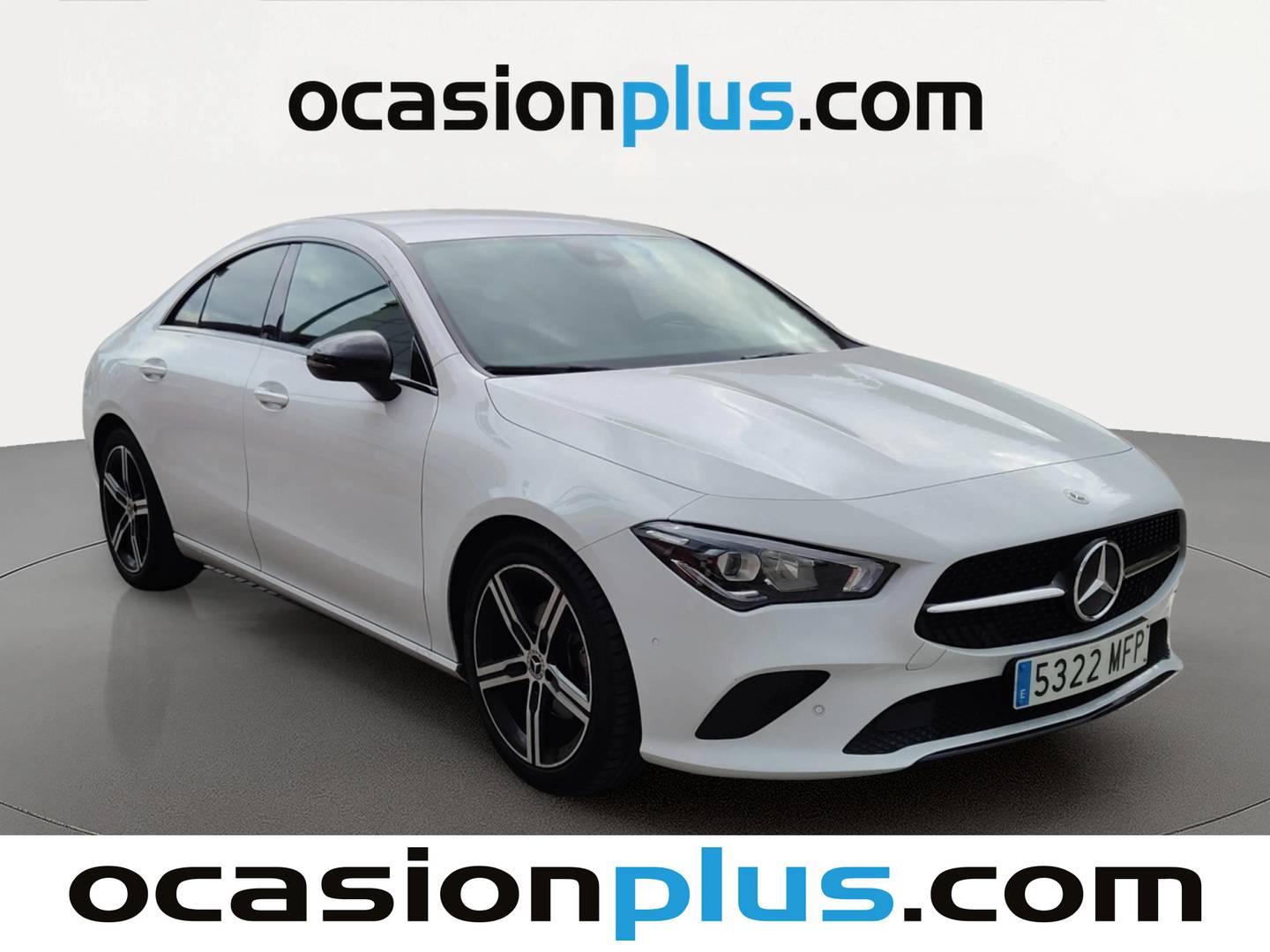 Foto delantera Mercedes CLA Mercedes CLA 180 (136 CV) derecha