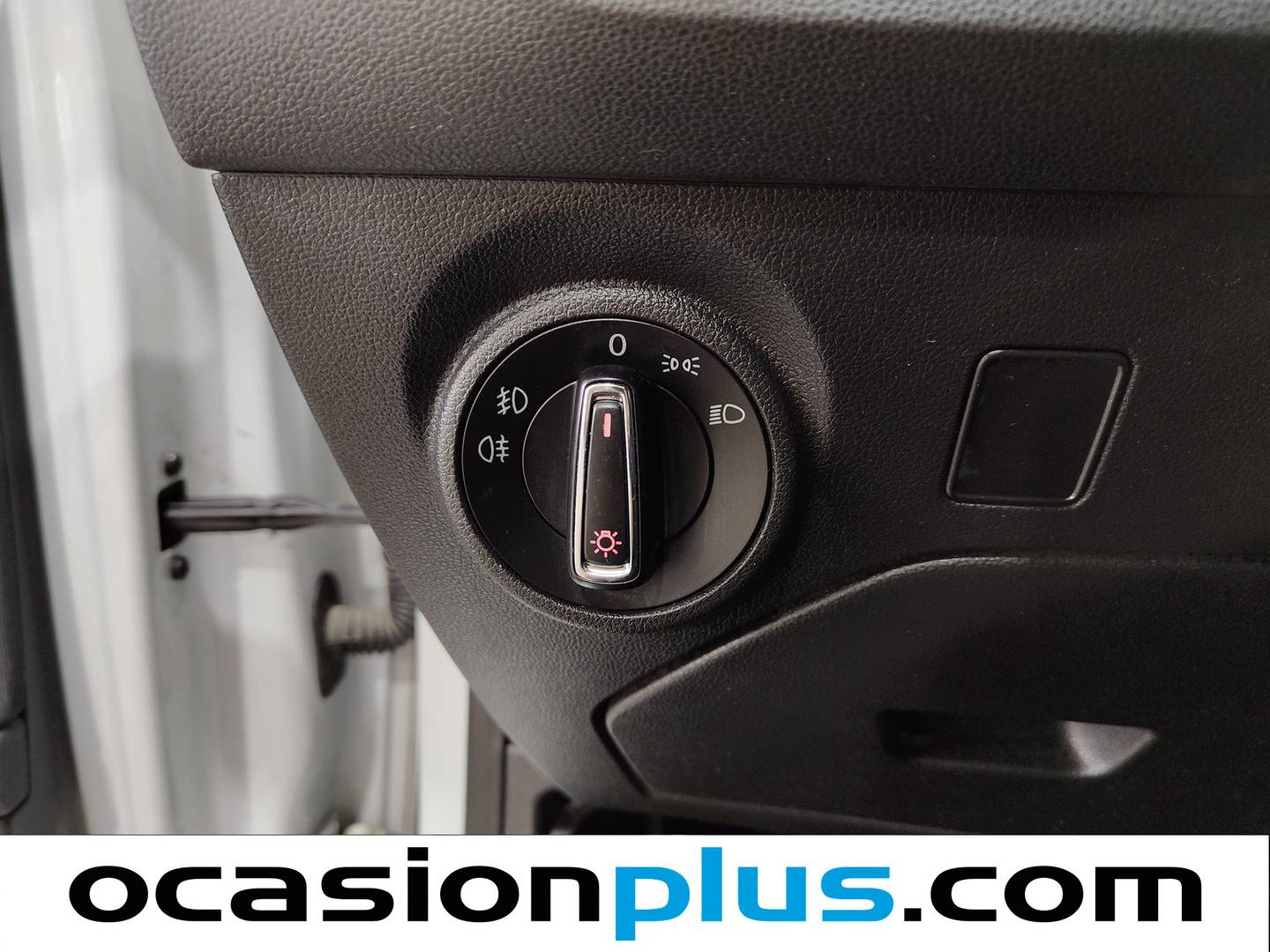 Equipamiento del Seat León Seat León ST 2.0 TDI S&S FR (184 CV)