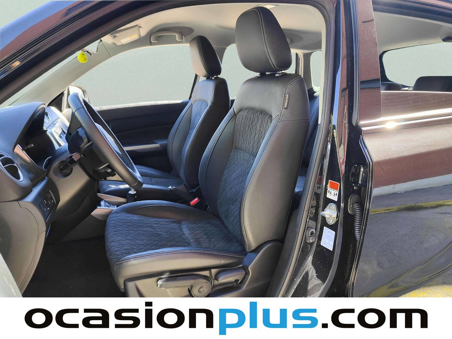Foto asientos delanteros Suzuki Vitara Suzuki Vitara 1.4 T Mild Hybrid GLX (129 CV)