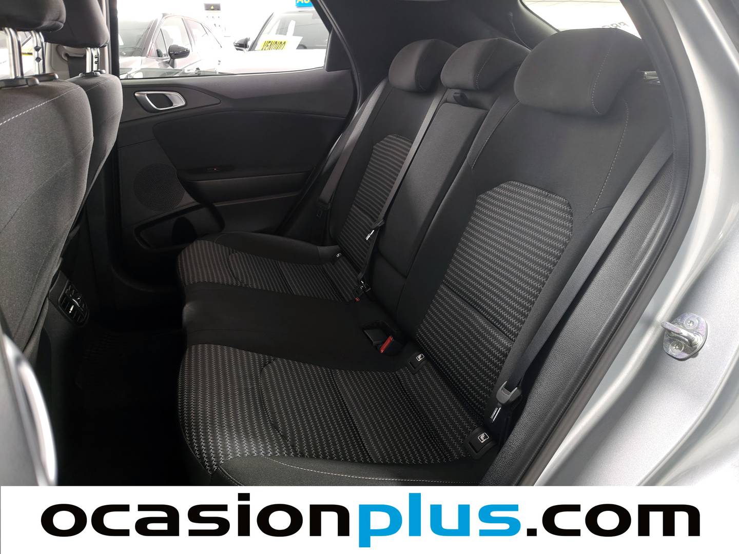 Foto asientos traseros KIA XCeed KIA XCeed Kia XCeed 1.0 T-GDi Drive (100 CV)