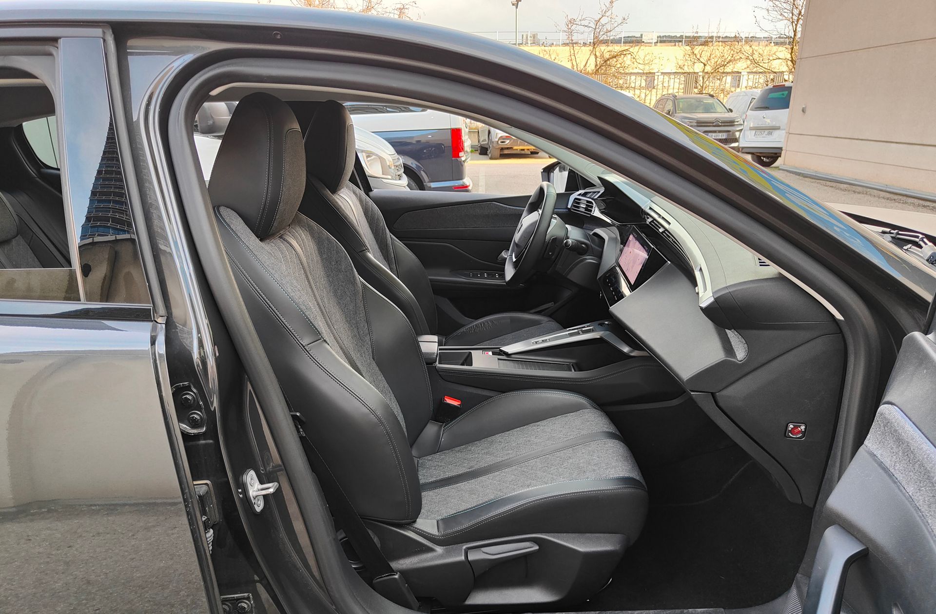 Peugeot 408 PHEV 180 Allure Pack e-EAT8 - foto 19