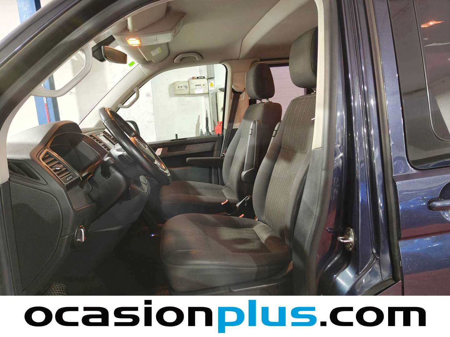 Foto asientos delanteros Volkswagen Caravelle Volkswagen Caravelle Premium Batalla Larga 2.0 TDI BMT (150 CV) DSG