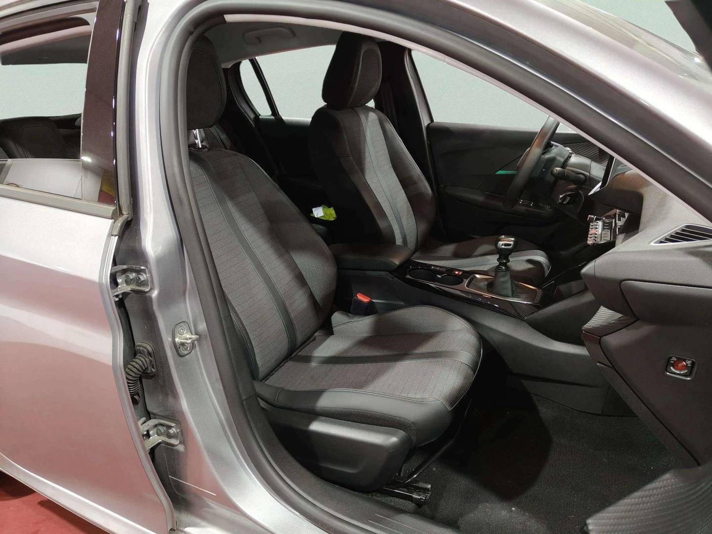 Foto Peugeot 208 Peugeot 208 PureTech 100 Allure (100 CV)