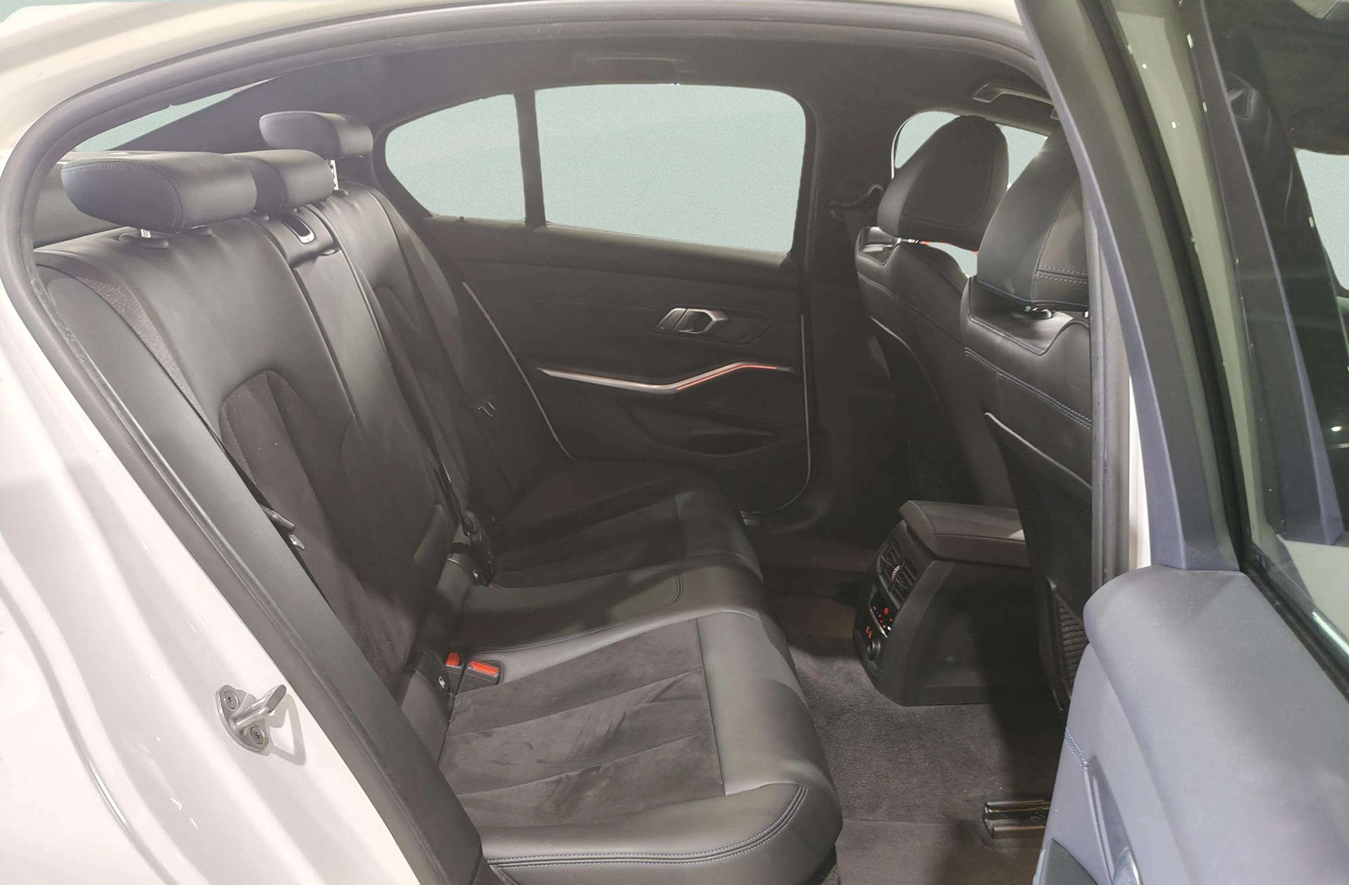 BMW Serie 3 318d Pack M - foto 23
