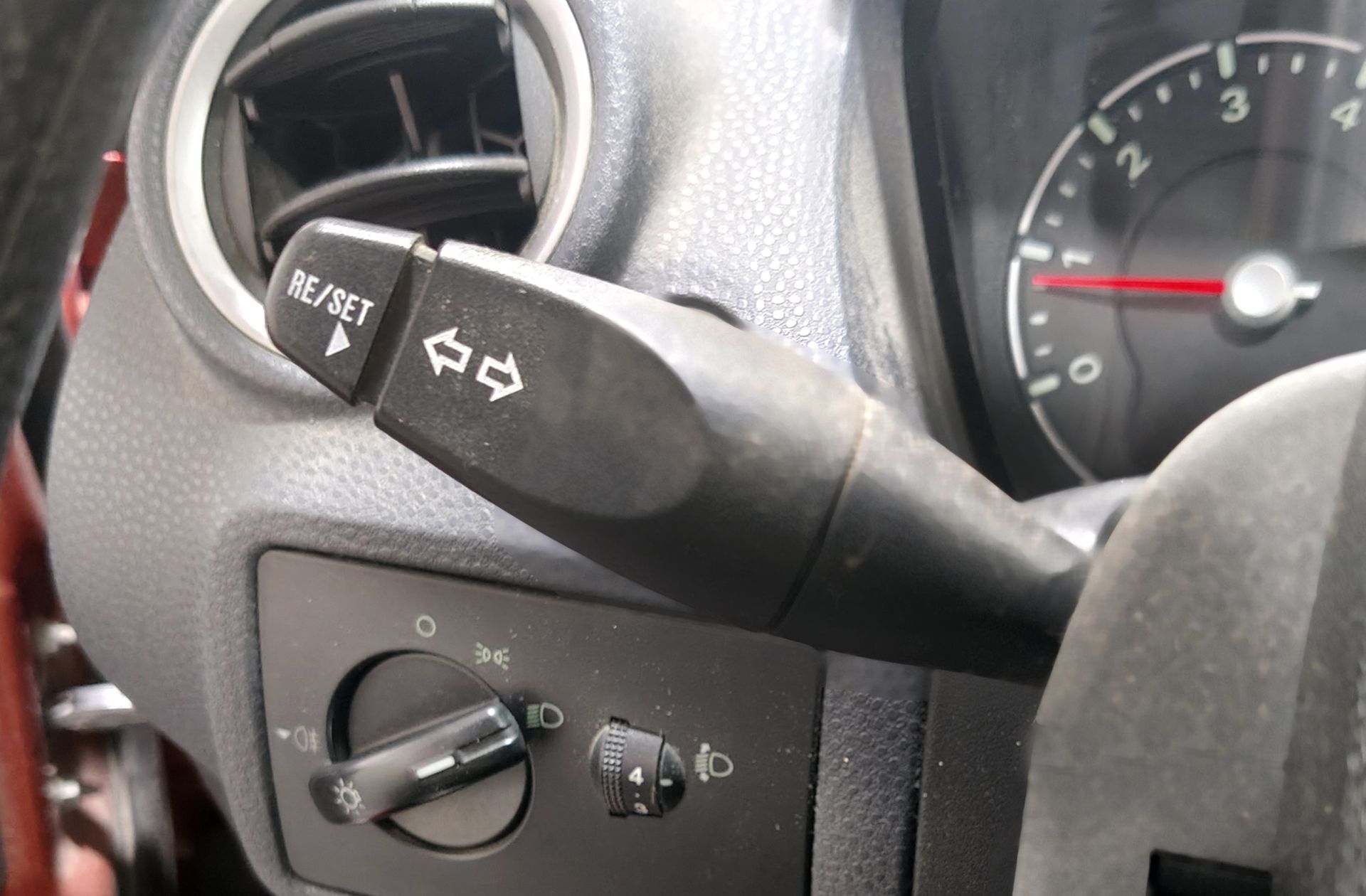 Ford Fiesta 1.4 Futura - foto 19
