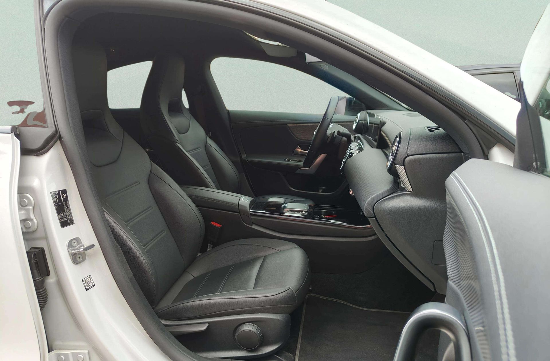 Mercedes-Benz CLA 180 - foto 20