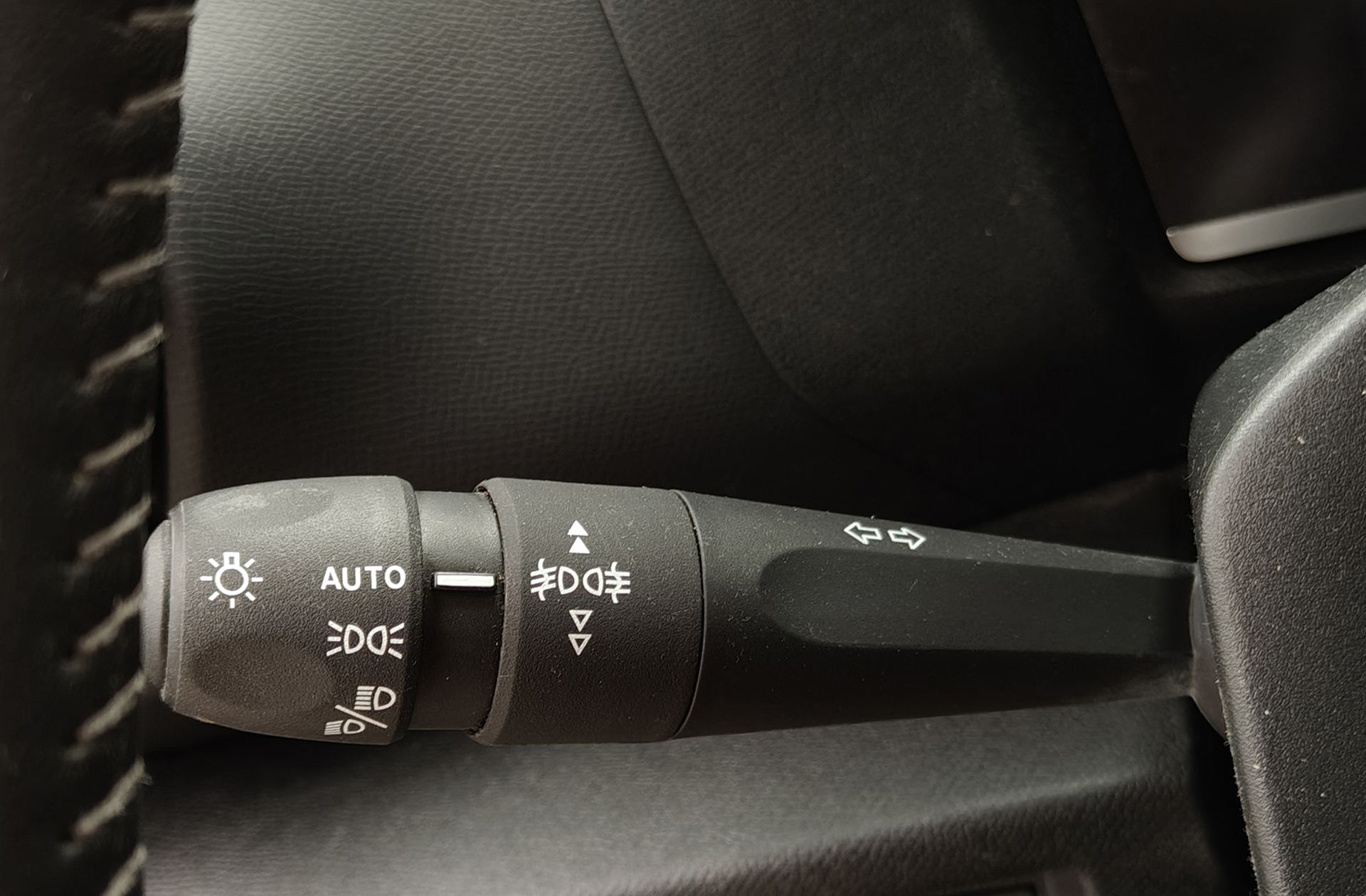 Citroën C4 X PureTech 100 Feel - foto 24