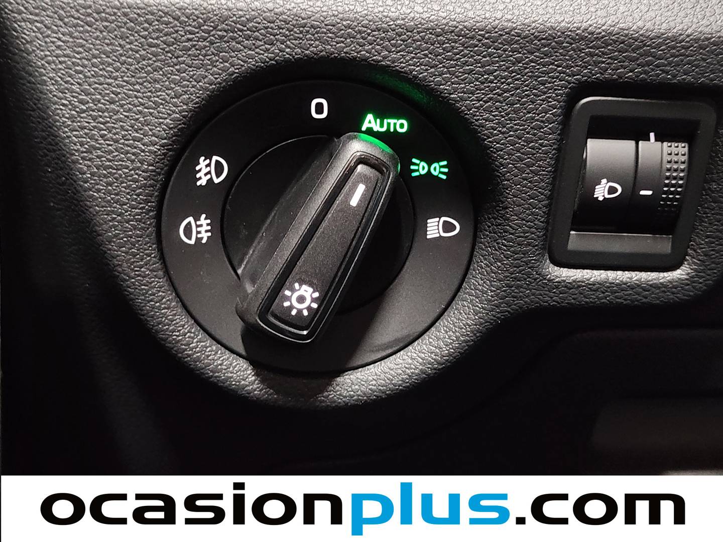 Skoda Kamiq Skoda Kamiq 1.0 TSI Selection DSG (115 CV) seminuevo