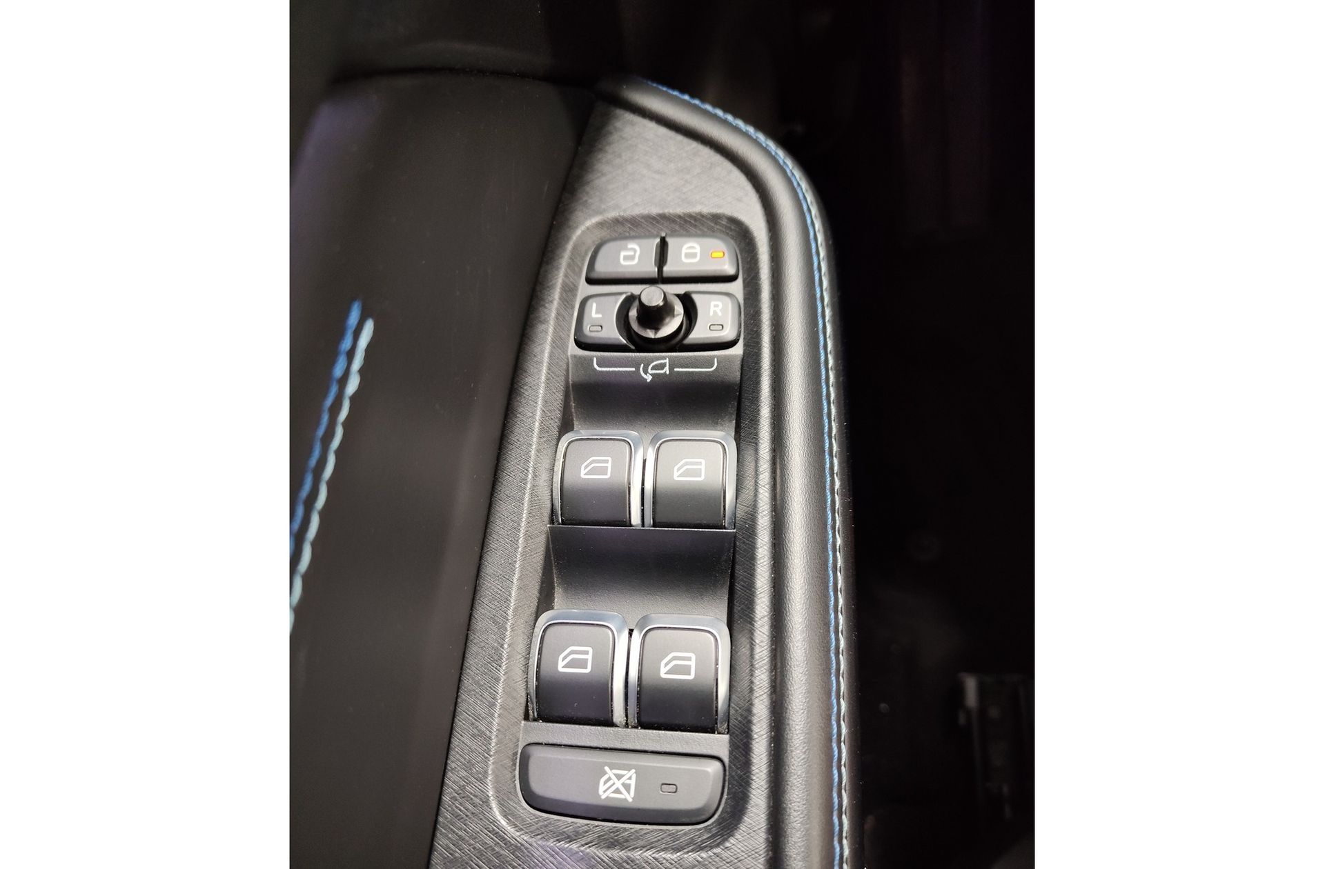 Lynk & Co 01 1.5 PHEV - foto 40
