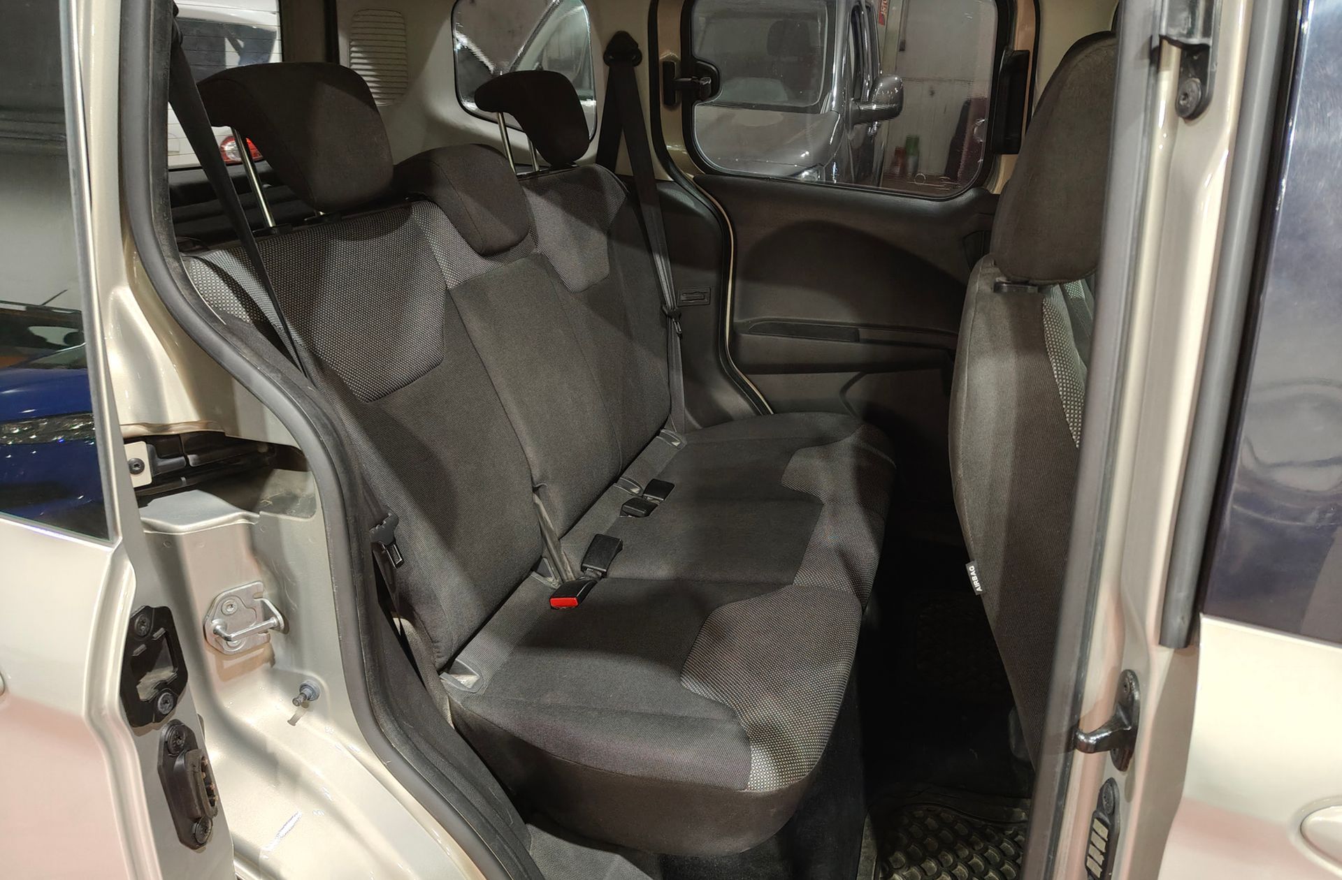 Ford Tourneo Courier 1.0 EcoBoost Ambiente - foto 13