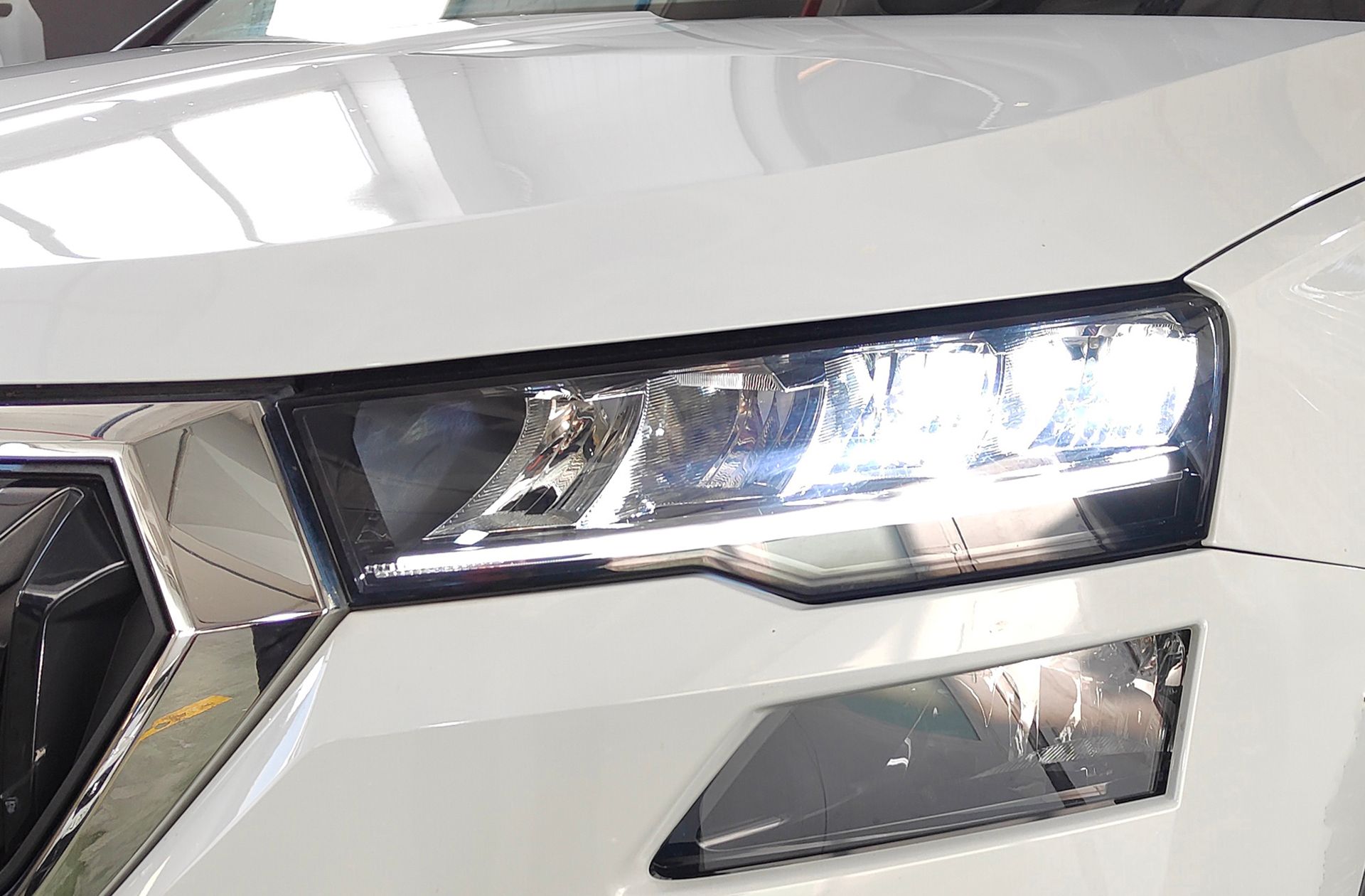Škoda Karoq 2.0 TDI Selection - foto 15