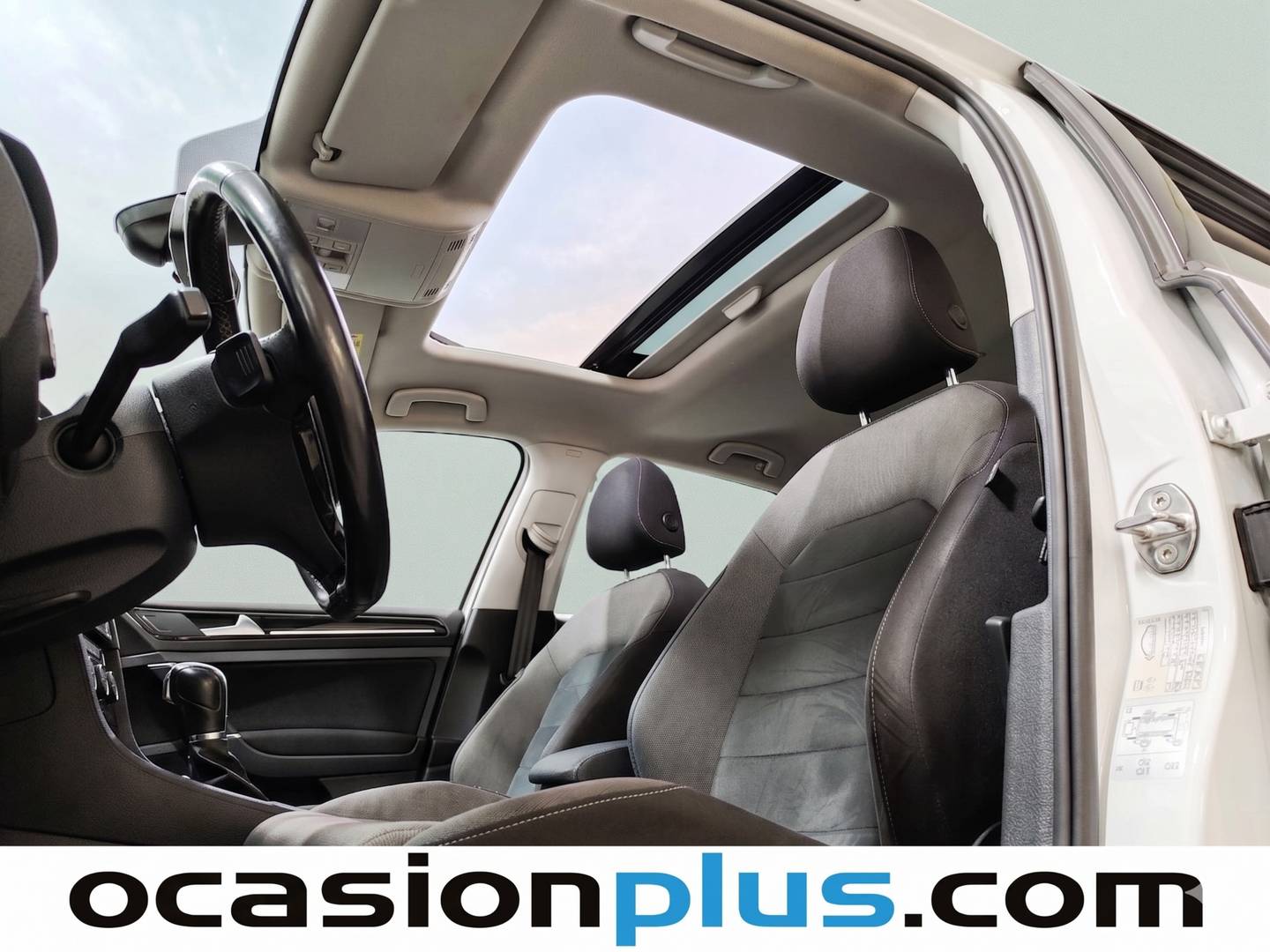 Equipamiento del Volkswagen Golf Volkswagen Golf Sport R-Line 1.5 TSI (150 CV) DSG