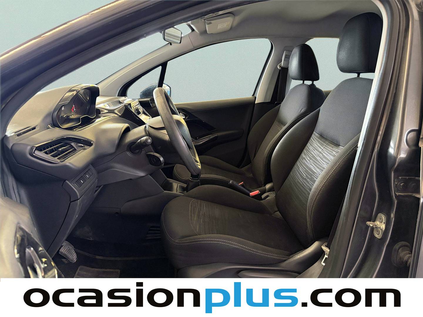 Foto asientos delanteros Peugeot 208 Peugeot 208 1.4 HDi Business Line (68 CV)