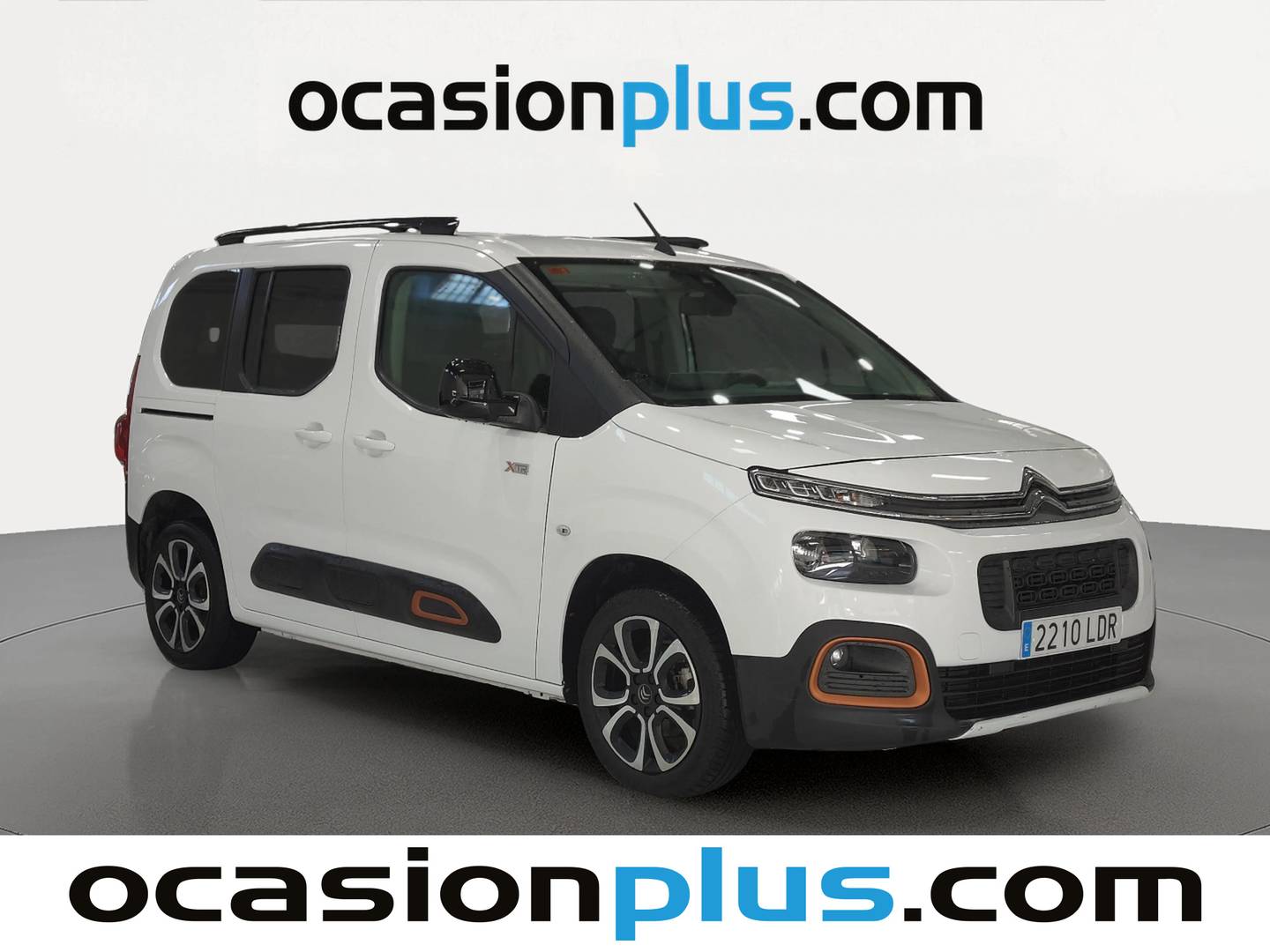 Foto delantera Citroën Berlingo Citroën Berlingo BlueHDi 100 S&S Talla M Shine (102 CV) derecha