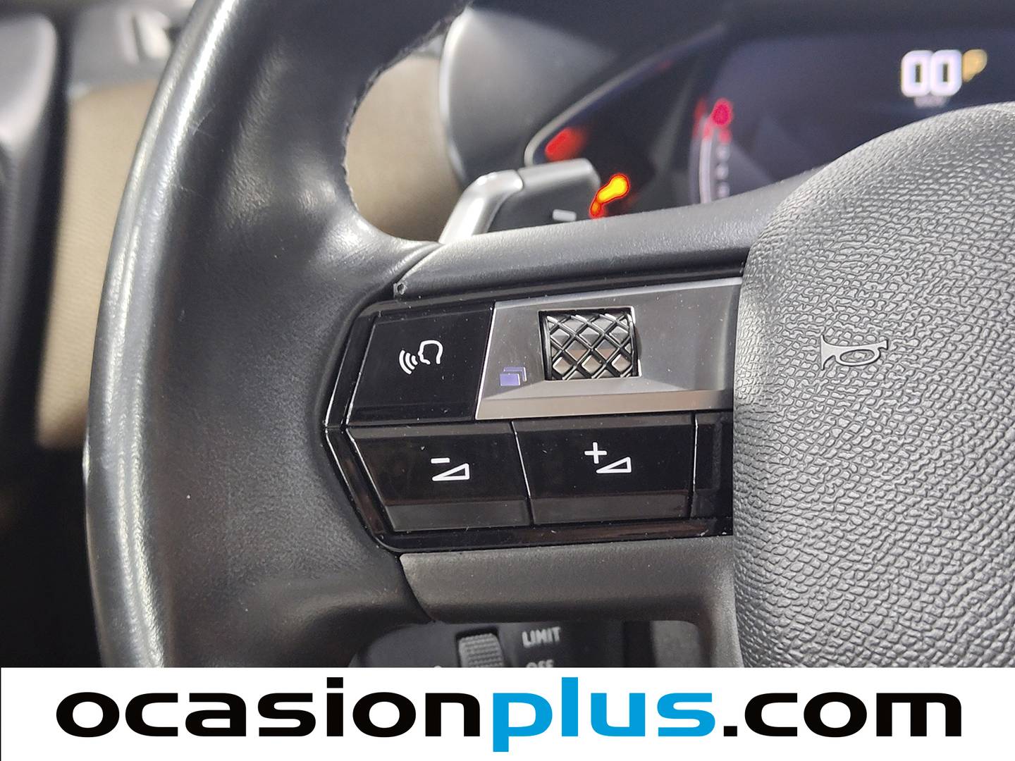 Foto DS DS 3 Crossback DS DS3 Crossback PureTech 130 Grand Chic EAT8 (130 CV)