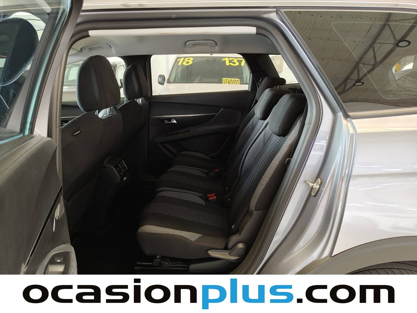 Foto asientos traseros Peugeot 5008 Peugeot 5008 PureTech 130 S&S Active Pack EAT8 (130 CV) 7 Plazas